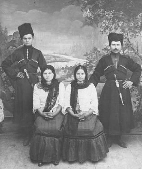 Grafika:Малі-Довженко-1915.jpg