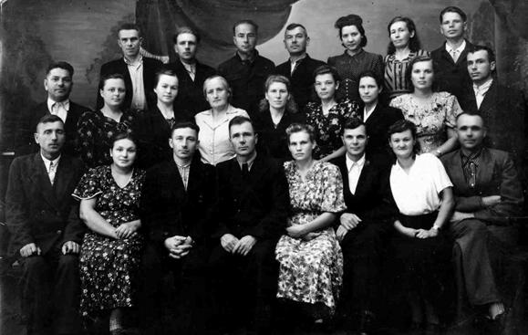 Зображення:Педколектив-школи-Дубовичів-1955.jpg