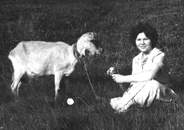 Image:Маша и коза.JPG