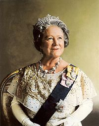 200px-Queen Elizabeth the Queen Mother portrait.jpg