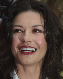Catherine Zeta-Jones Feb05.jpg