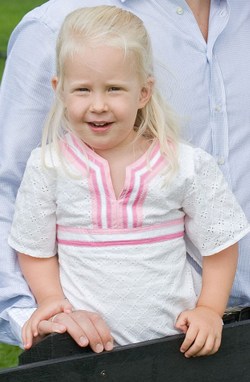 ORANJE NASSAU Emma Luana 2005.jpg