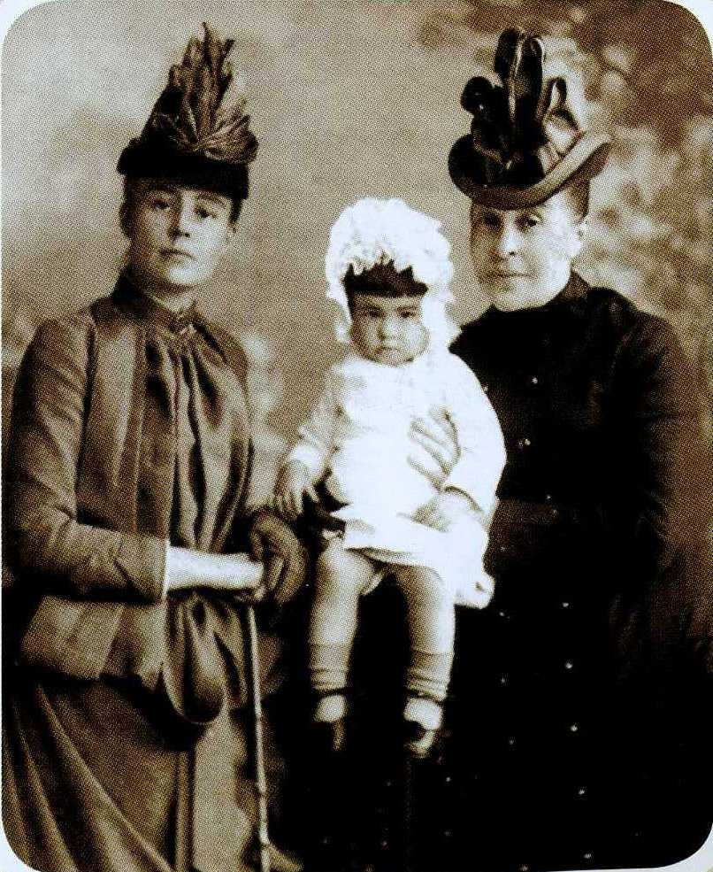 Родители род. Родовид в детстве. Семейные фотографии Грекова. Višnioveckiai Родовид.