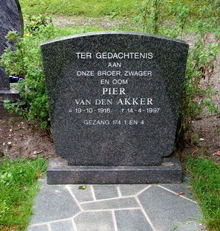 Image:Pier-vd-Akker_1916-1997.jpg