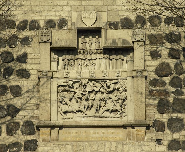 Image:732px-Koeln_Stadtmauer_sachsenring_denkmal.jpg