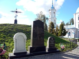 Фотогалерея памятного кургана воинам-арзамасцам в городе Зарайске