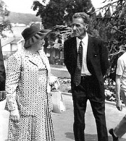 Louise et Roger Hautemule au mariage de leur petite-fille Catherine Grenier avec Olivier Garin (juillet 1971)