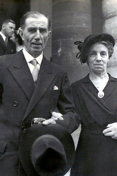 Слика:Auguste Vergne et Jeanne Grenier 1950 R.jpg