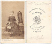 À Rouen, vers 1835. Au dos il est noté Melle Eugénie Duvalet - Mr Dubos, probablement par erreur.