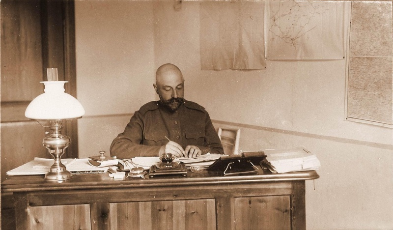 Bild:Ермолов-Владимир-Викторович-Ковель-1915.jpg