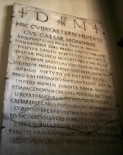 Pierre tombale de Louis II à Milan, Basilique Saint-Ambroise