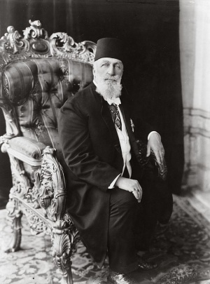 640px-Portrait Caliph Abdulmecid II.jpg
