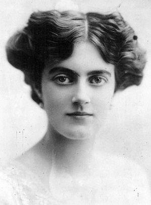 441px-Clementine Churchill 1915.jpg