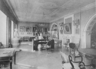L'ameublement du bureau de Nikolaï Petrovitch Mechtchersky dans la seconde moitié du XIXe siècle.