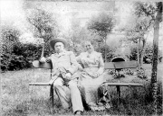Jean Joseph Rousset et son épouse Clotilde à La Garenne