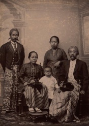 RAA. SOERIA ATMADJA beserta keluarga (tahun 1899