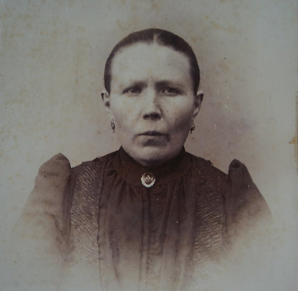 Слика:Antje Kooper (b. 1861).jpg