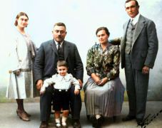 Joaquin Riba V, Francisca Nogués B, hija Úrsula Riba su esposo Jaime Altimiras B y su hijo Joaquín (1931)