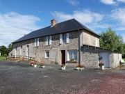 Auxais Mairie et Salle Jean Mancel.jpg